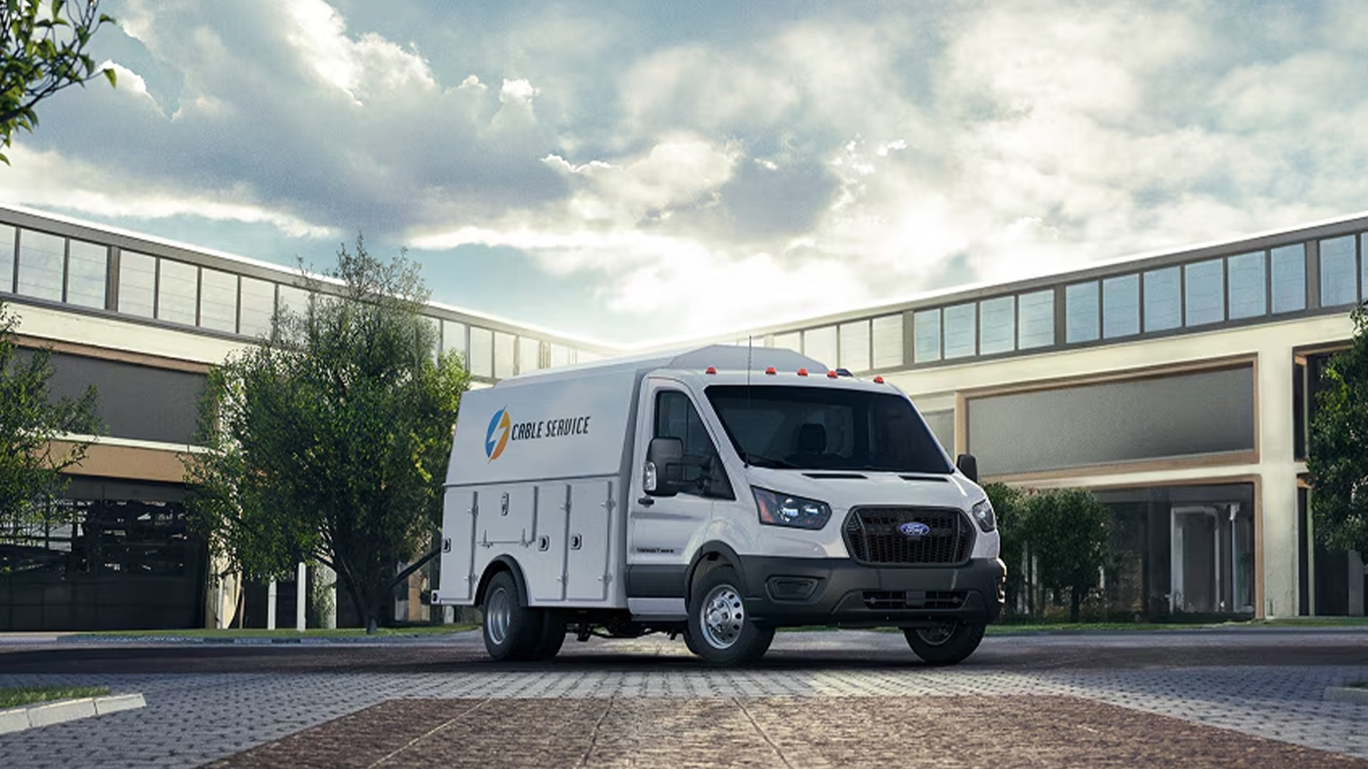 Découvrez notre gamme de véhicules commerciaux : Ford Transit Châssis tronqué
